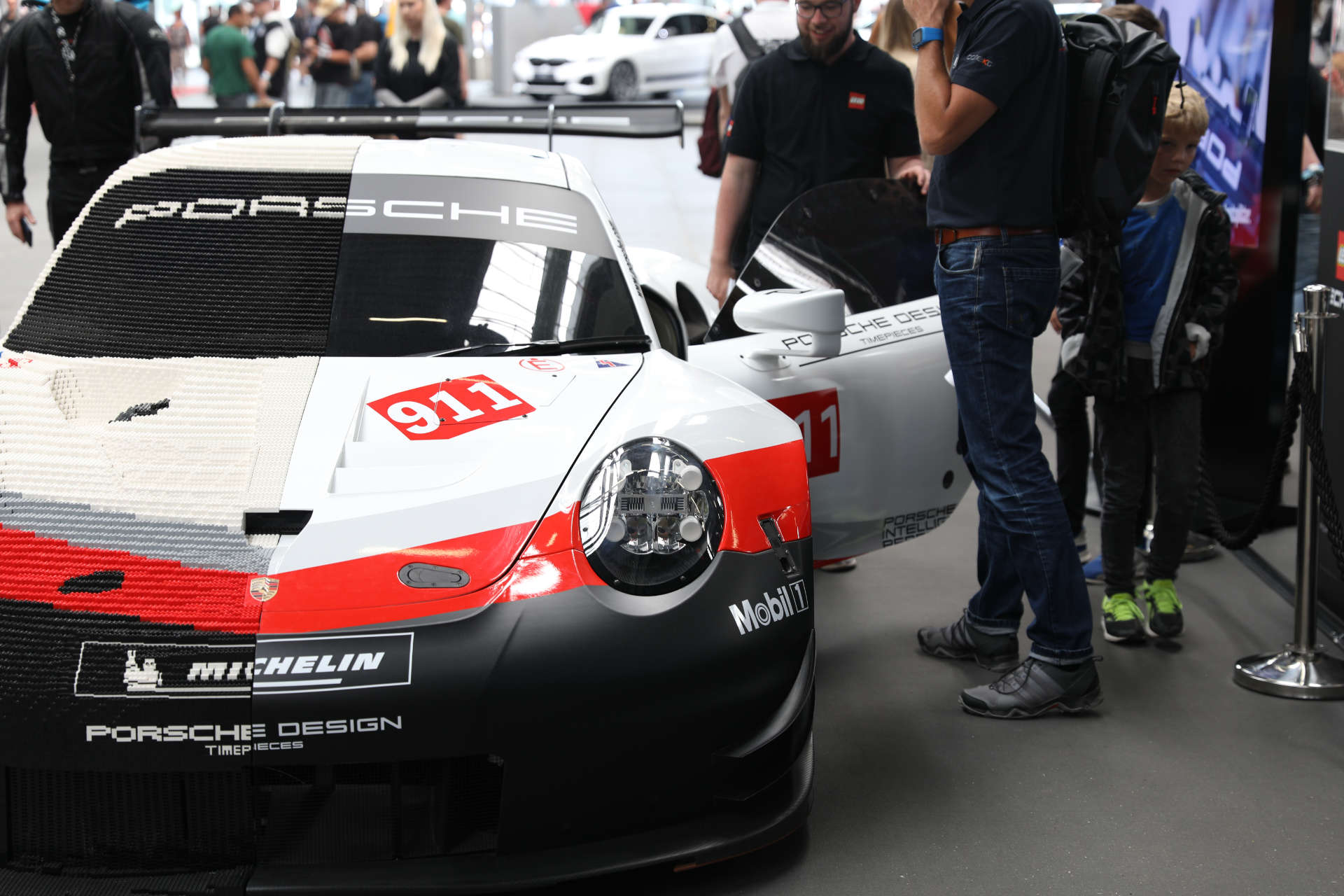 LEGO Technic Porsche 911 RSR im Ringwerk