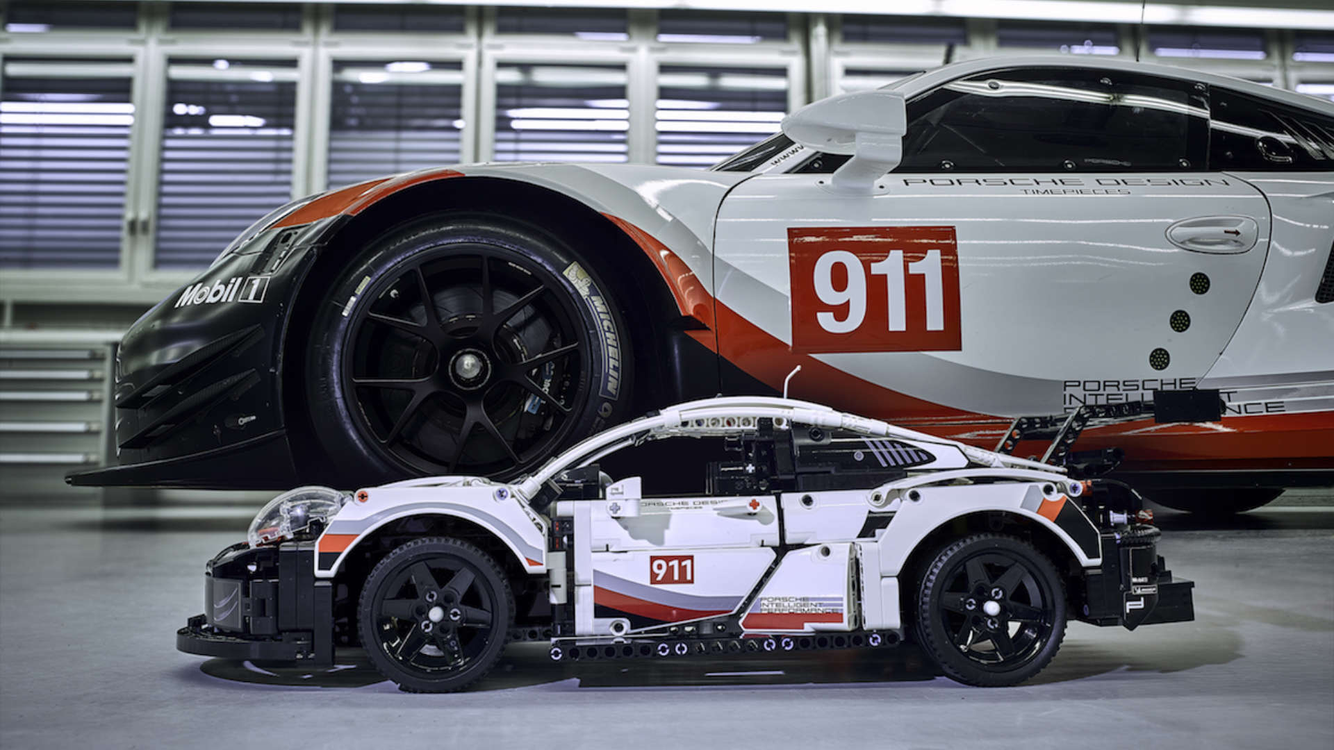 LEGO Technic Porsche 911 RSR mit Original