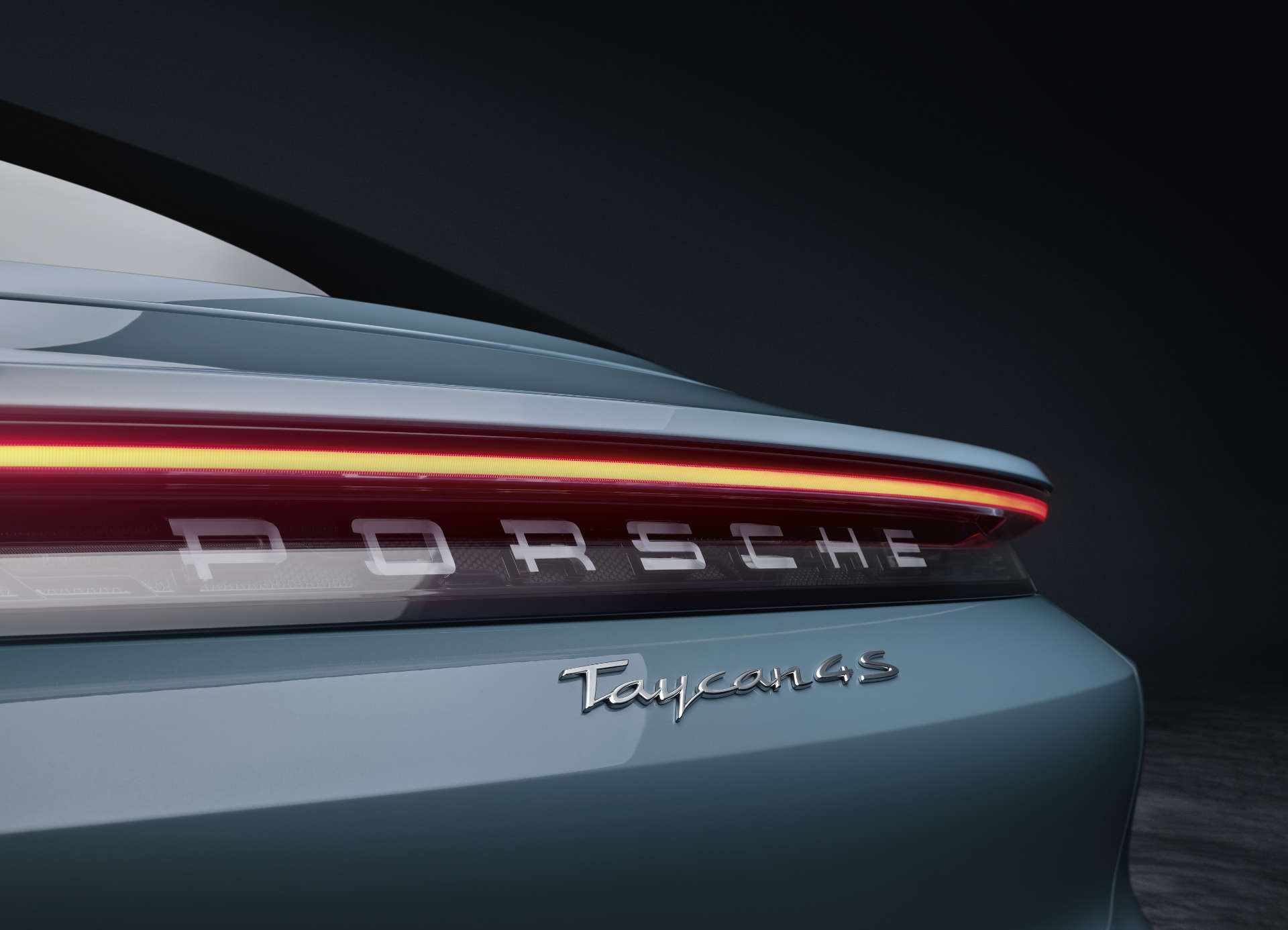 Rückleuchte des Porsche Taycan 4S