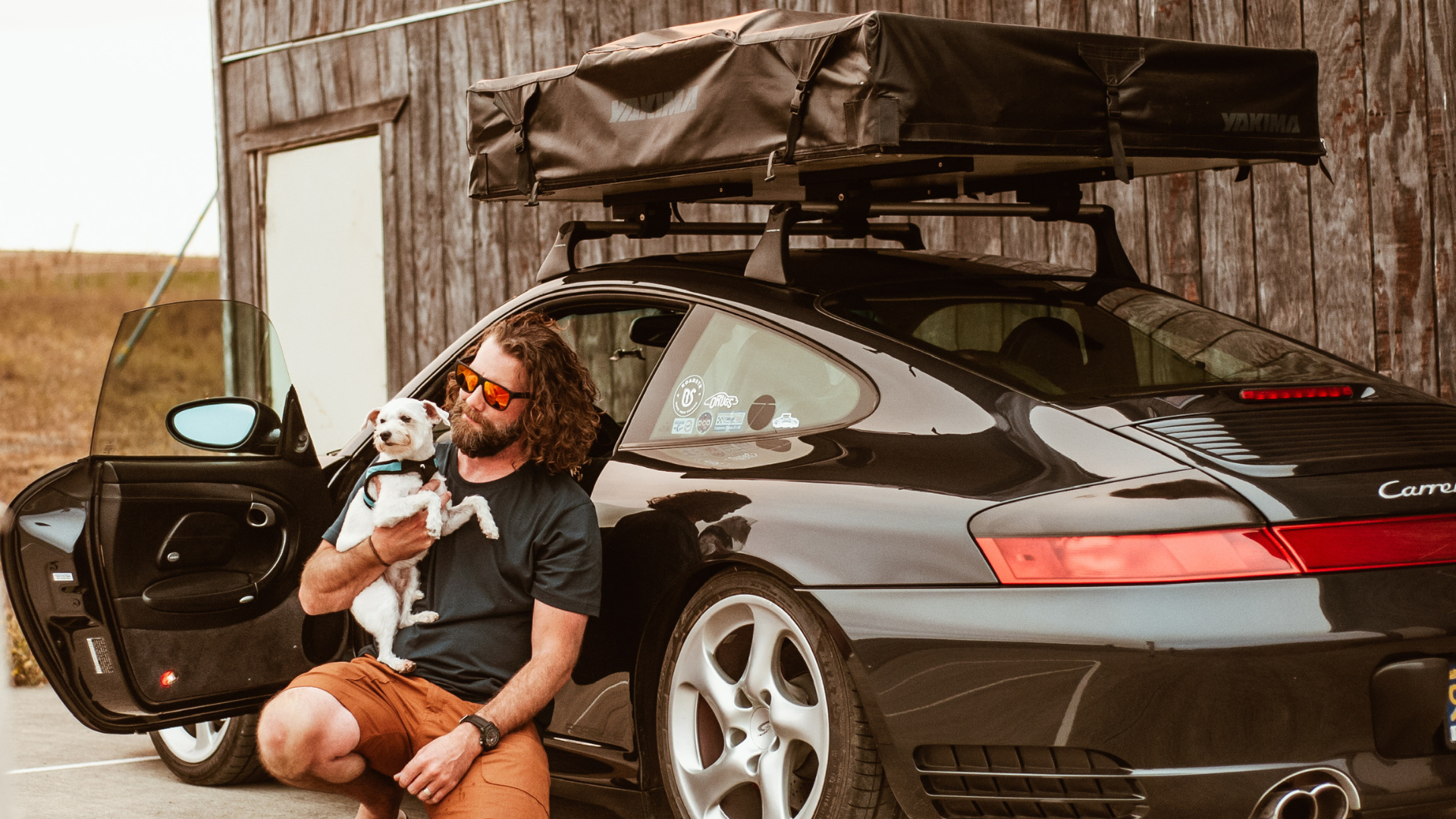 Mit einem Porsche ins Dachzelt-Abenteuer
