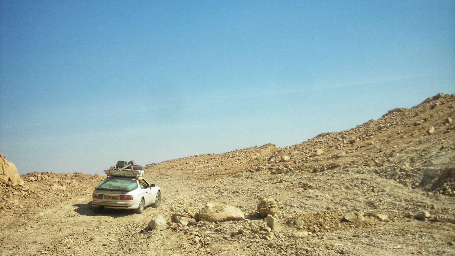 Porsche 944 im Sudan