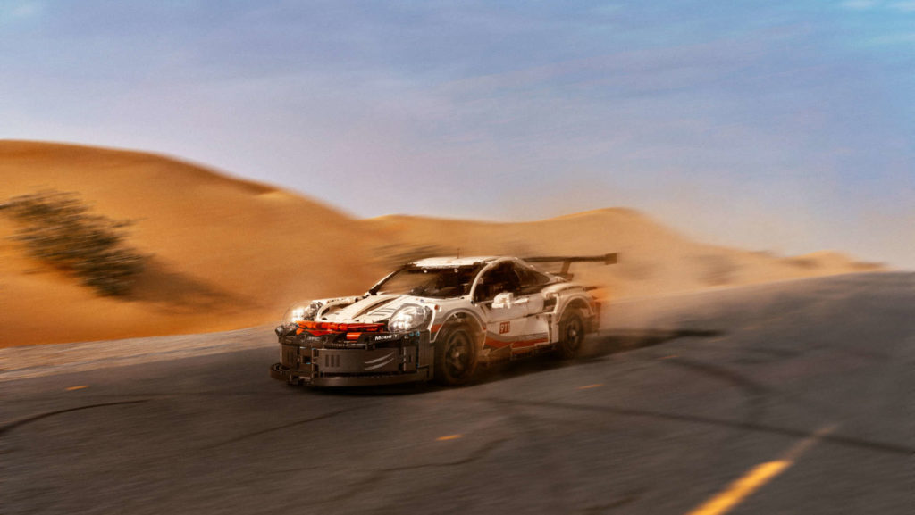 Lego Porsche 911 RSR Wüste
