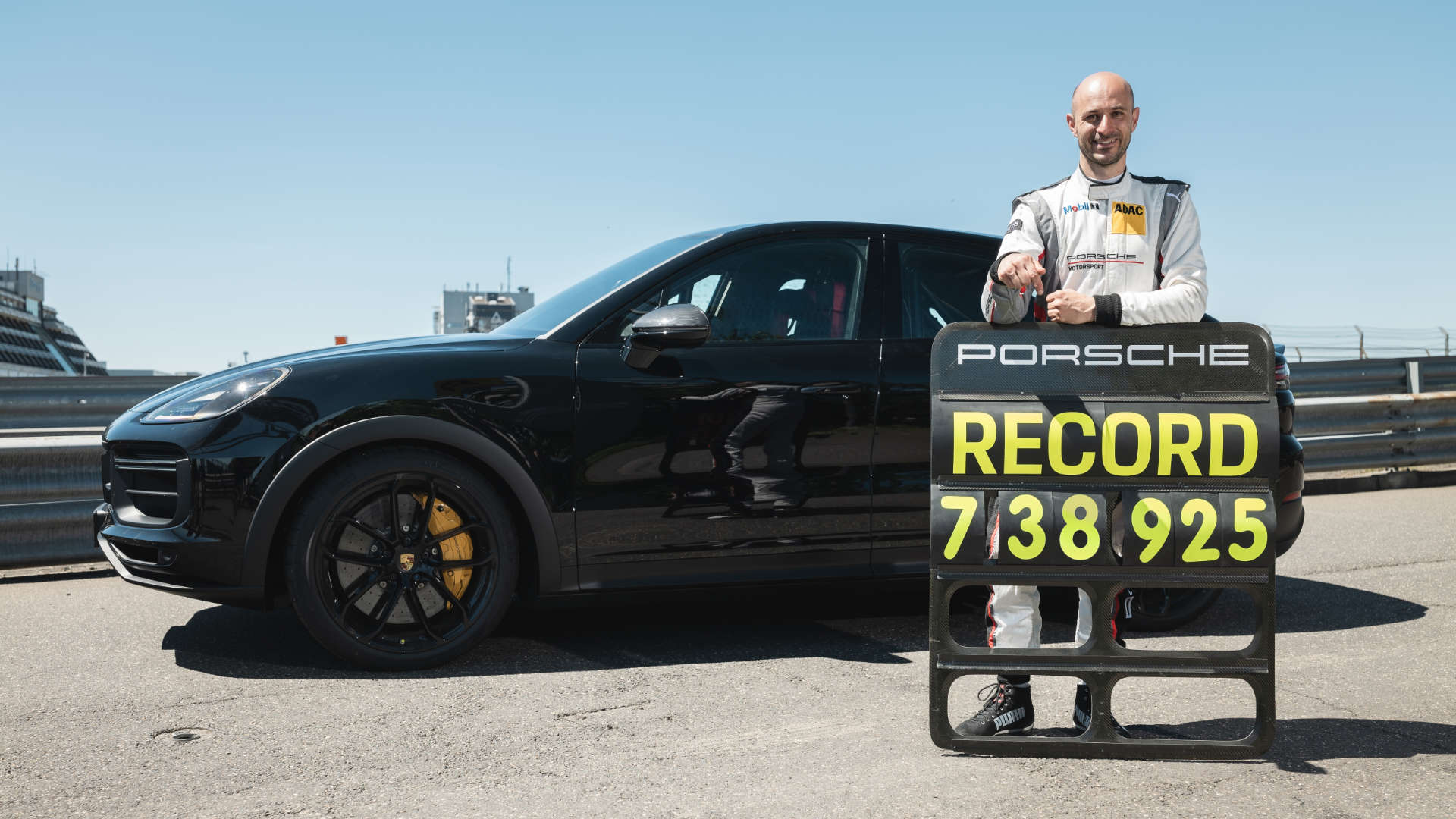 Porsche Nürburgring Rekord Lars Kern