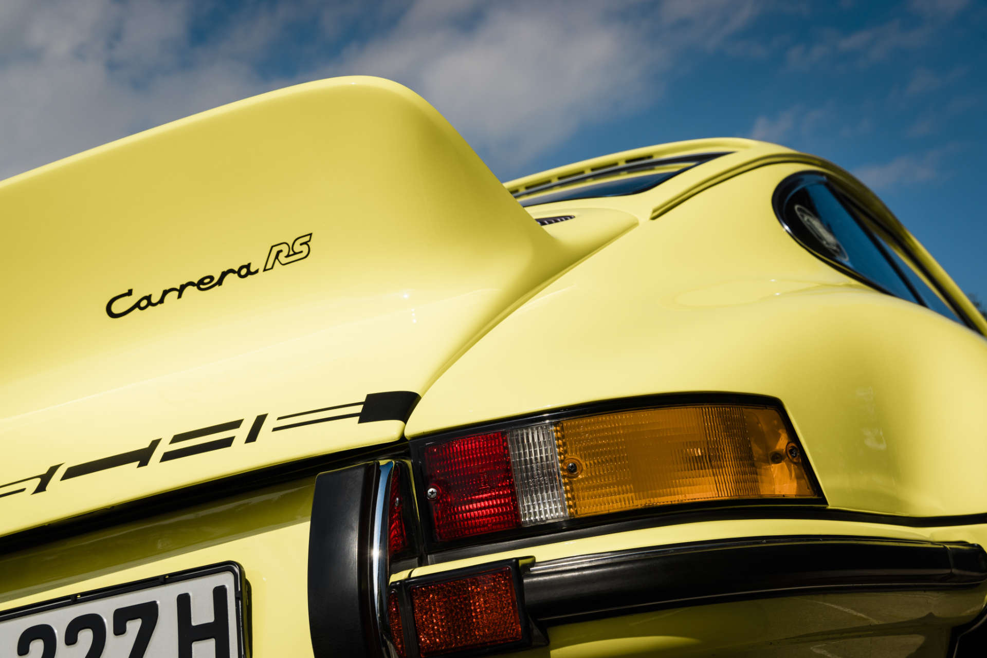 Porsche 911 Carrera RS 2.7 Entenbürzel gelb