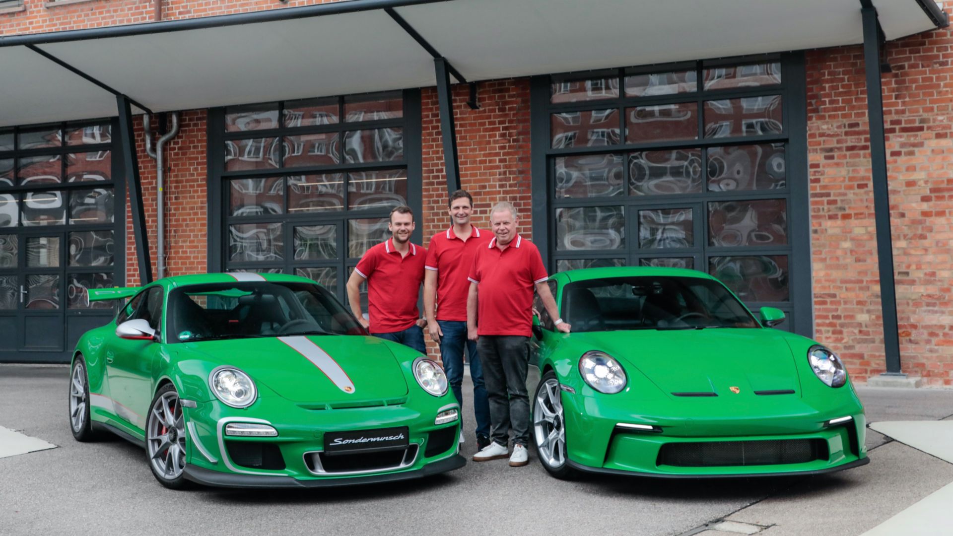 911 GT3 RS 4.0 (997) and 911 GT3 Touring in essmanngrün