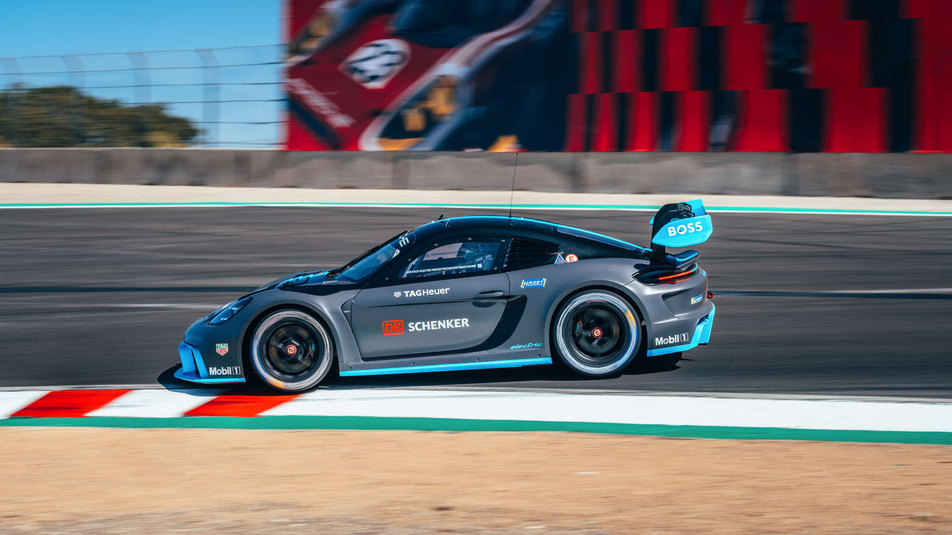 Porsche GT4 e-Performance